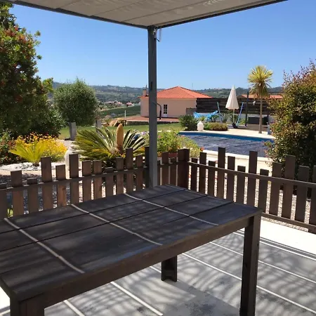 Casa O Futuro Alojamento de Acomodação e Pequeno-almoço Alcobaça